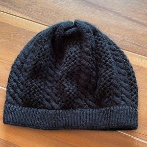 Black fitted knit GAP hat